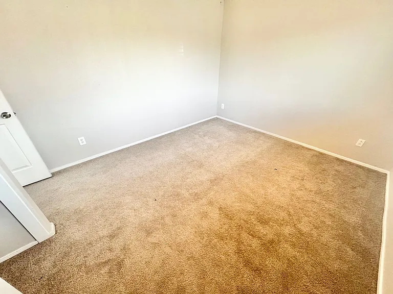 1092 Whispering Birch Ave — Photo 19