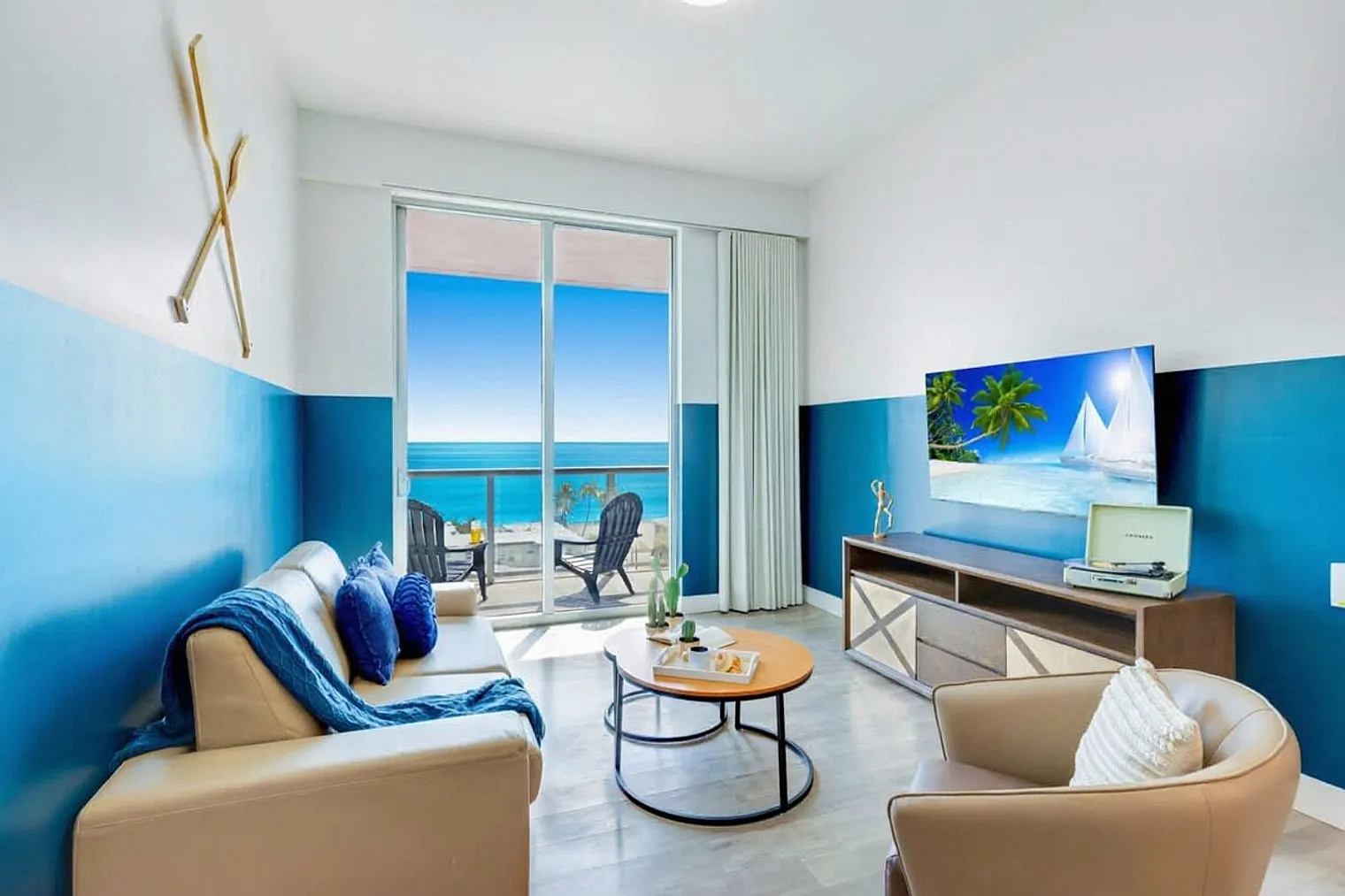 2 bed, 2.0 bath, 1097 sqft, $4,700 — Photo 2