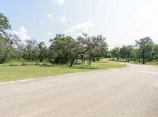 77 Apache Dr, Kerrville, TX 78028