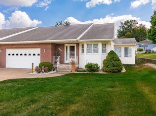 1239 Vista Ct, Muscatine, IA 52761