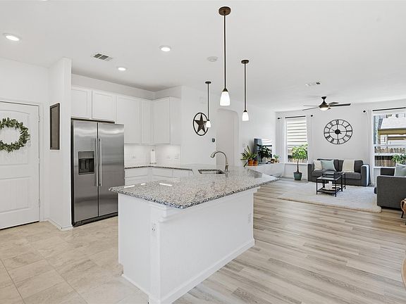 2nd image of 425 Conchillos Dr