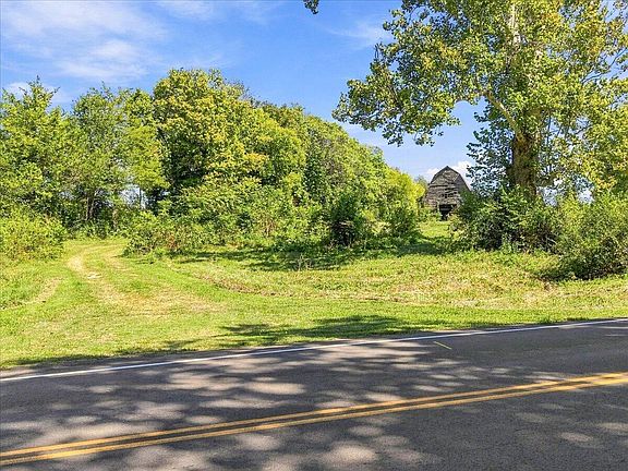 4th image of 275 Dover Rd