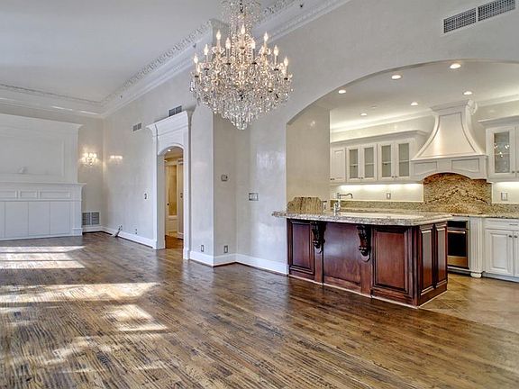 2nd image of 3030 McKinney Ave APT 102
