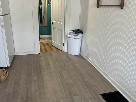 5th image of 283 N Thorne St