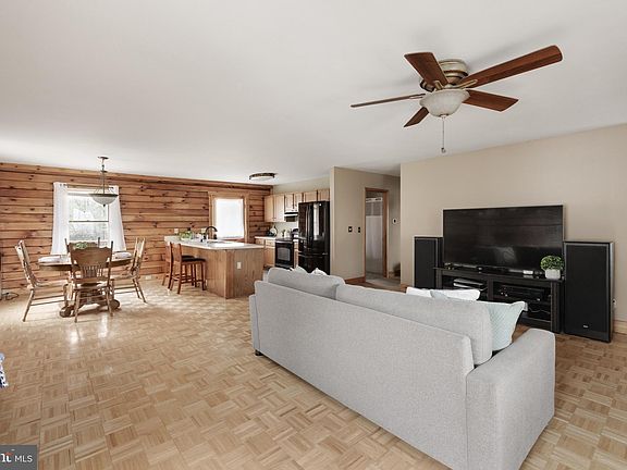 3rd image of 352 Red Bird Ln