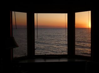 17684 S Ridgewood Dr, Arcadia, MI 49613