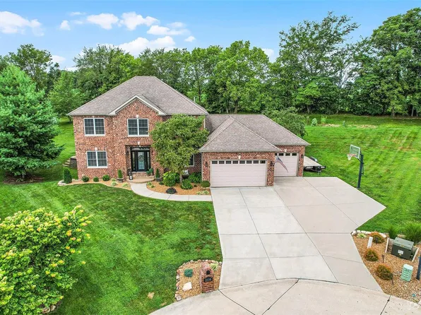 2330 Silver Crest Ct, Washington, MO 63090