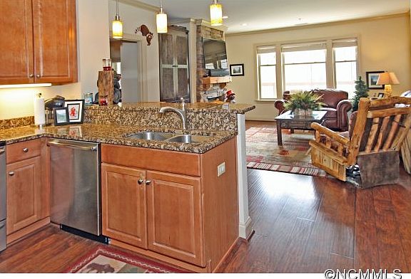 3rd image of 1650 Country Club Dr Unit C102