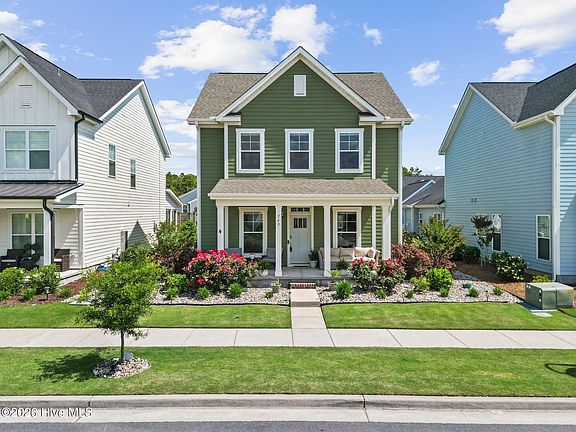 3rd image of 749 Edgerton Drive