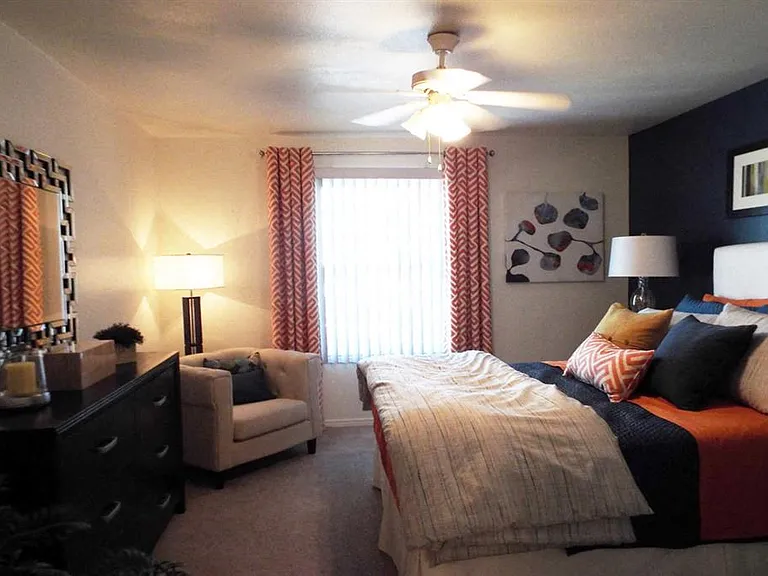Aviare Place Apartments — Photo 5