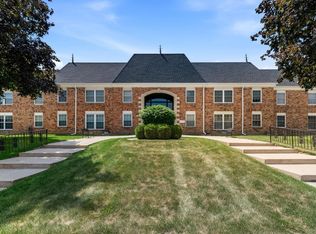 2101 Chateau Ct APT 106, Grafton, WI 53024