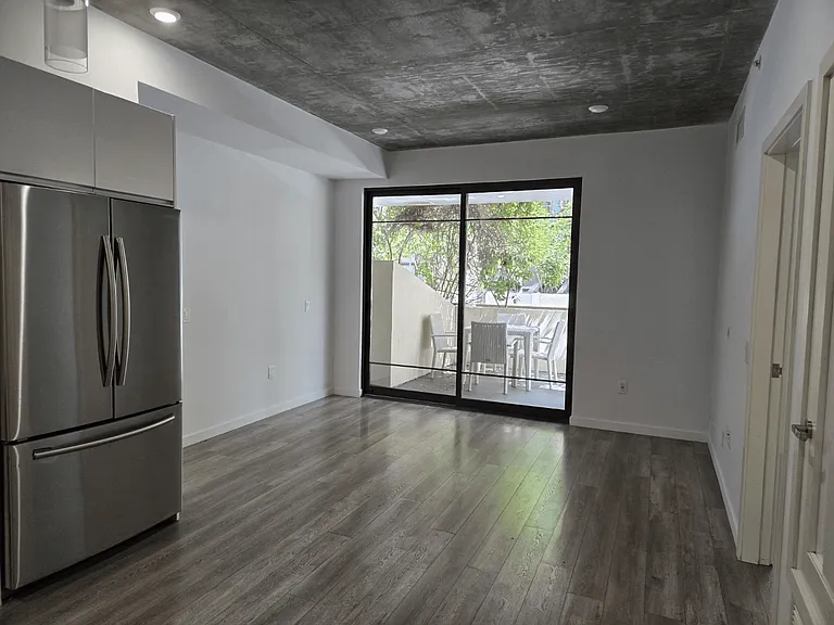 Maia Avira at Glendale — Photo 47