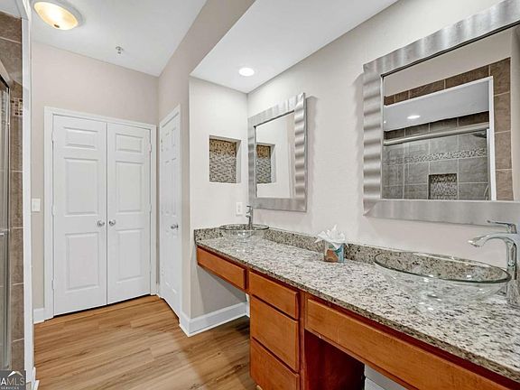 4th image of 3777 Peachtree Rd NE APT 1108