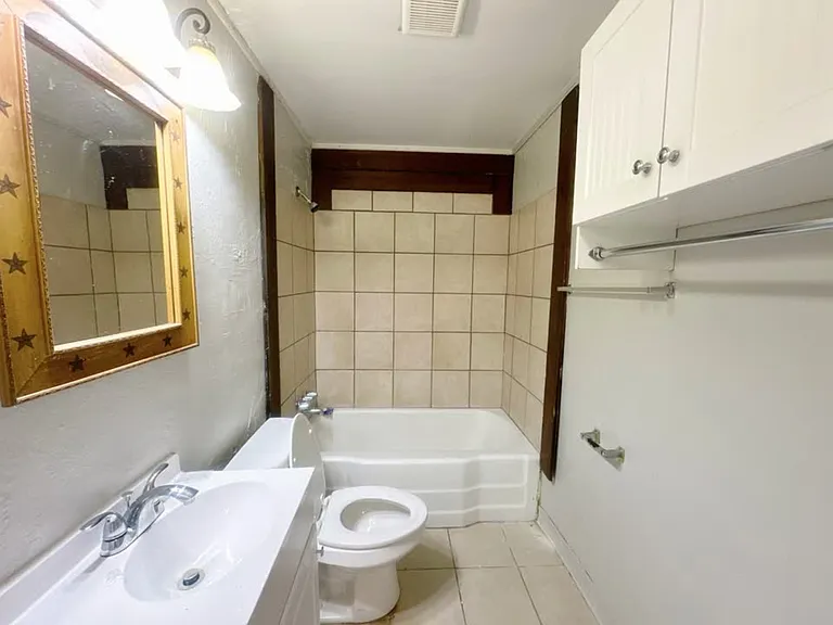 1609 Marion St #B — Photo 8