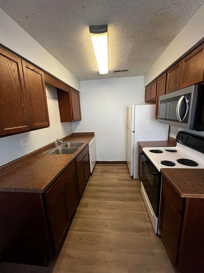 870 Boston Way - RUKA — Photo 4