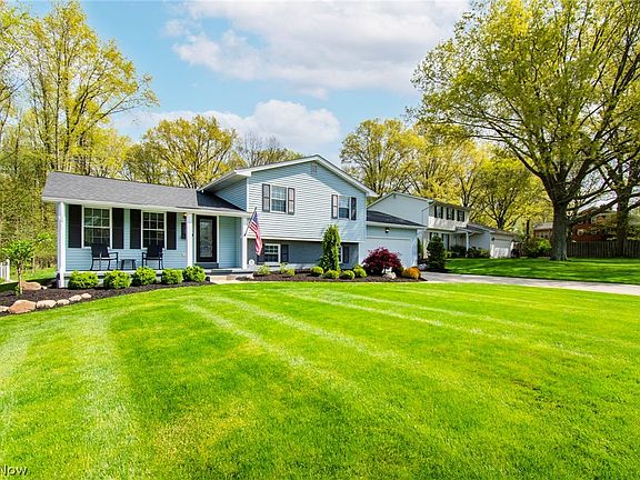 4th image of 608 Angiline Dr