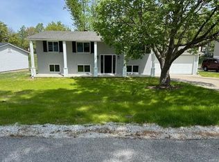 6 Park Cir, O'Fallon, MO 63366