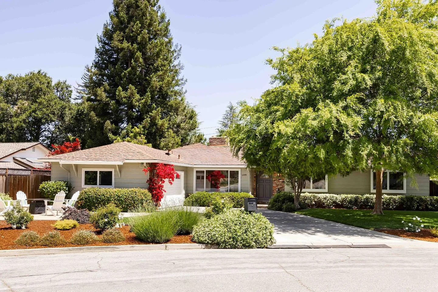1395 Montclaire Way photo 1