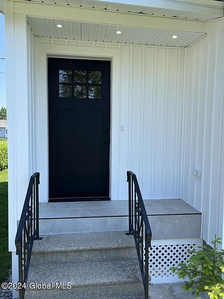 4th image of 311 Pleasantview Avenue