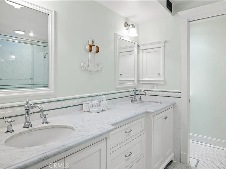 50 N La Senda Dr — Photo 40