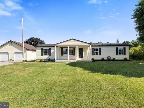 152 W Bruce Rd, Fawn Grove, PA 17321