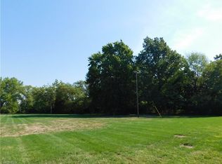 1523 Dille Rd, Euclid, OH 44117