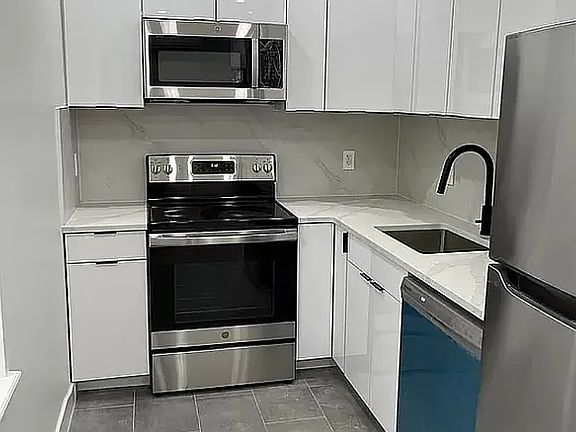 2nd image of 4318 41st St APT 3D