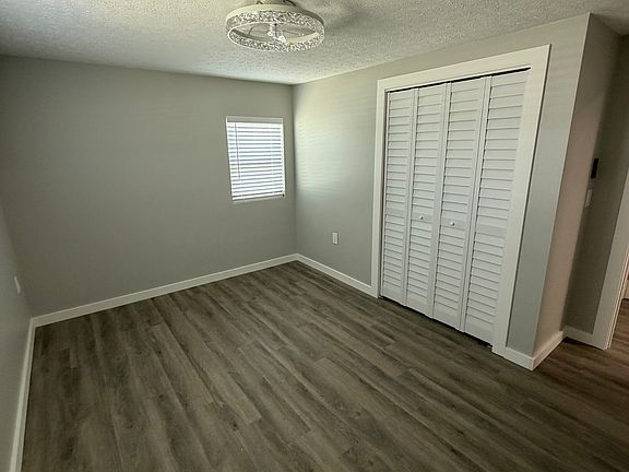5th image of 715 W Wentworth St