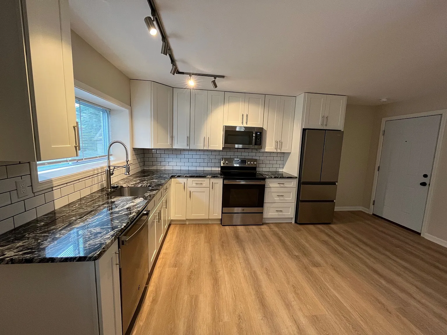 625 N Negley Ave — Photo 4