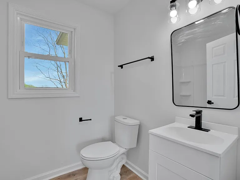 1857 Memorial Dr — Photo 20