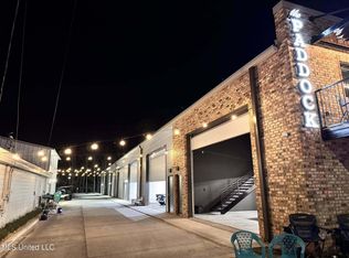 2215 Government St, Ocean Springs, MS 39564