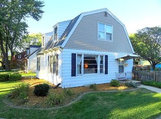 634 N 98th St, Wauwatosa, WI 53226