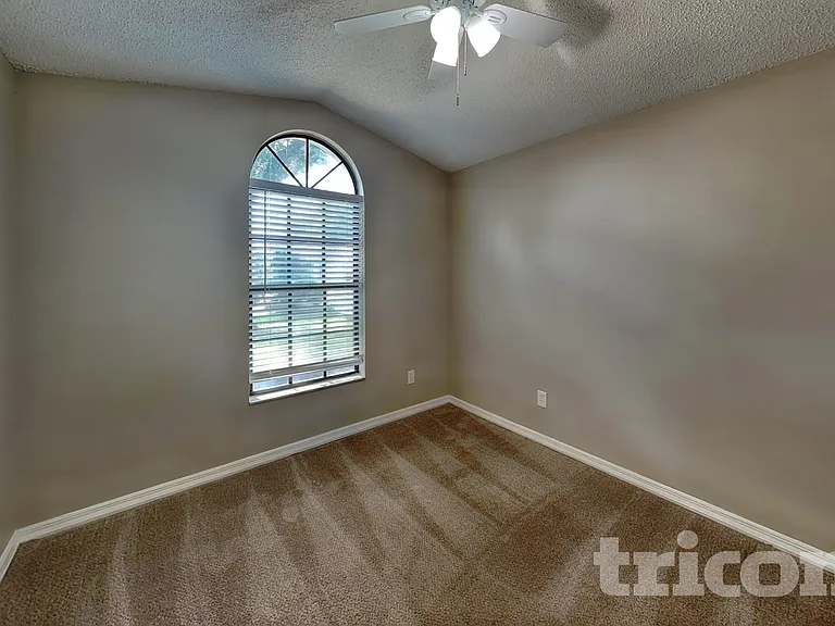 947 Sandywood Dr — Photo 10