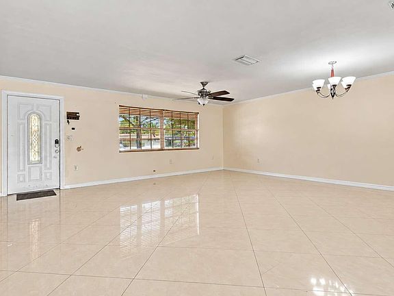3rd image of 7640 SUNSET STRIP