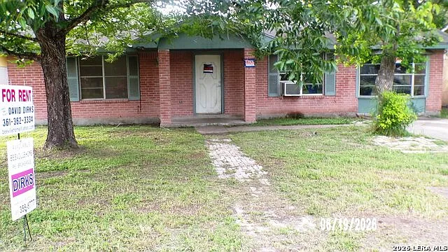 908 W Youst St — Photo 3