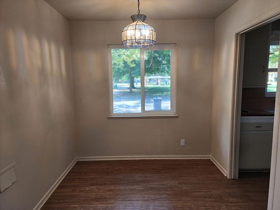 3rd image of 5121 McGlashan St