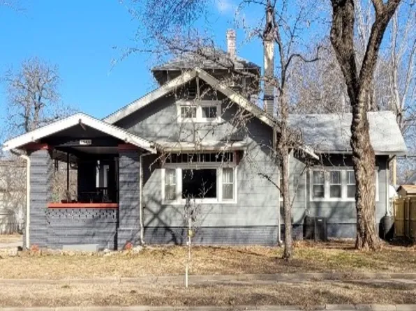 802 E 9th Ave, Winfield, KS 67156
