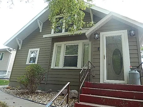 304 E Beebe Ave, Chamberlain, SD 57325