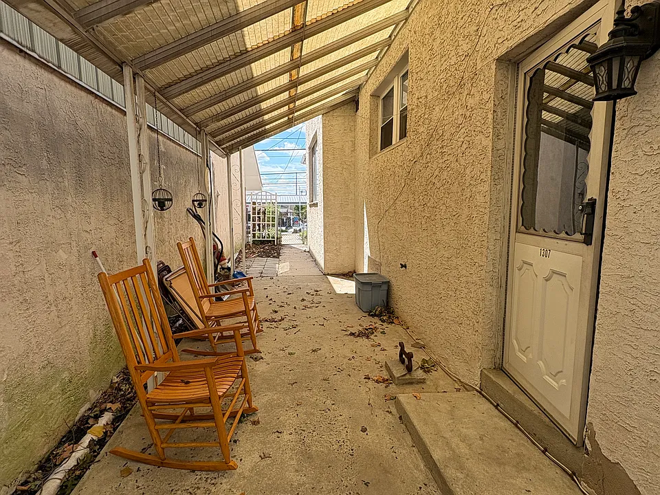 1305 E Ridge Pike #1