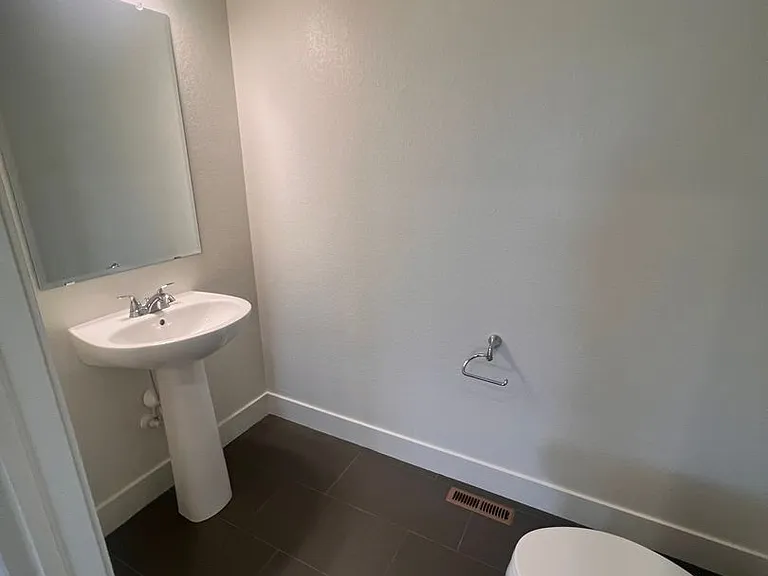 628 Discovery Pkwy — Photo 23