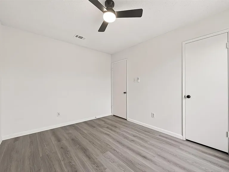 7523 La Place Dr — Photo 25
