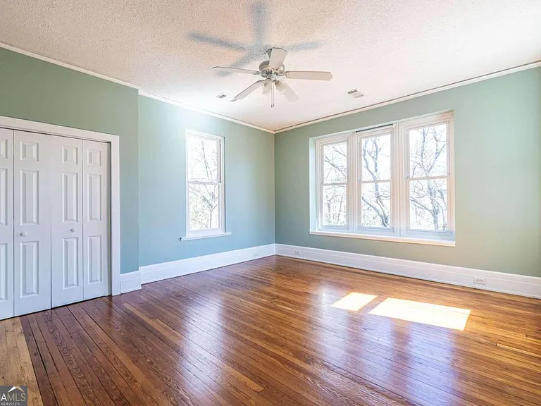692 Myrtle St NE — Photo 48