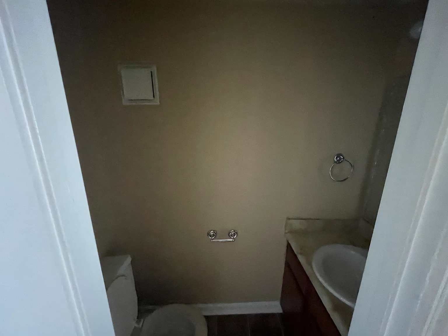 2 bed, 1.5 bath, 1000 sqft, $1,200 — Photo 2