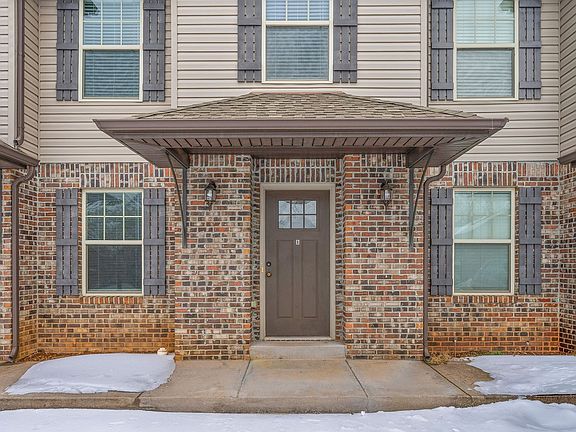 3rd image of 1761 Spring Water Dr APT B