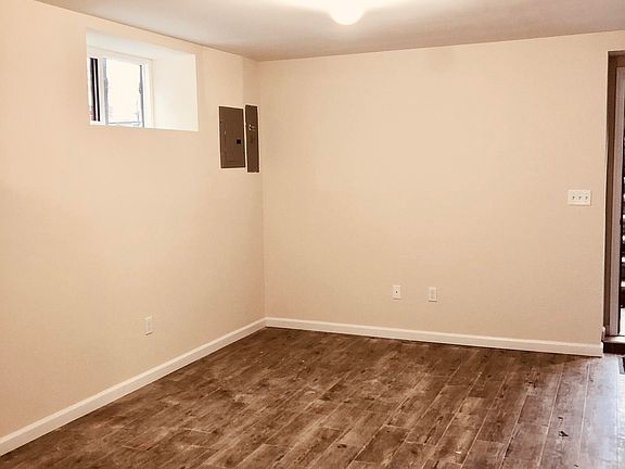 4th image of 50 Stafford Ave #2