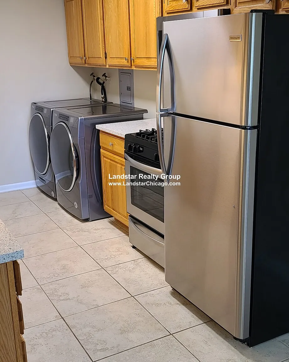 2 bed, $1,895 — Photo 3