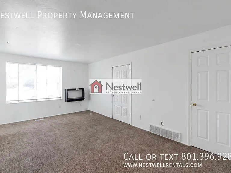 1881 W Lake Park Dr #4 — Photo 6