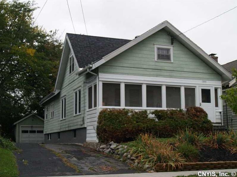 1st image of 1357 Oak St