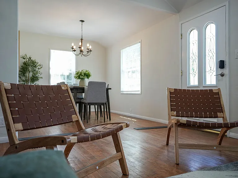 2307 W Verdugo Ave — Photo 42
