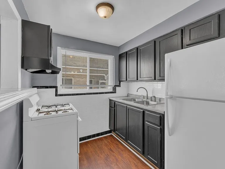 1631 Summit Rd #2 — Photo 6